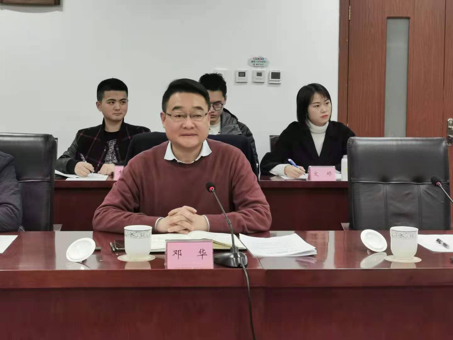 “省、市、縣三級聯(lián)動，多方齊力推動達(dá)州苧麻產(chǎn)業(yè)發(fā)展”。