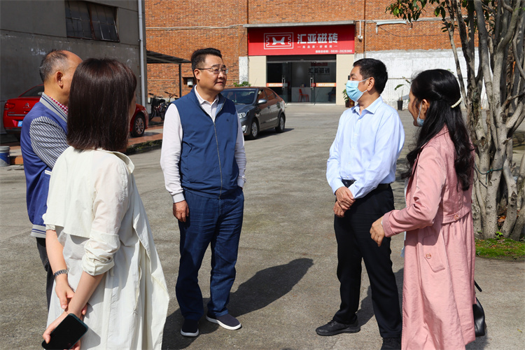 四川省供銷社黨組成員、機關黨委書記李先明帶隊開展節前安全生產督查工作