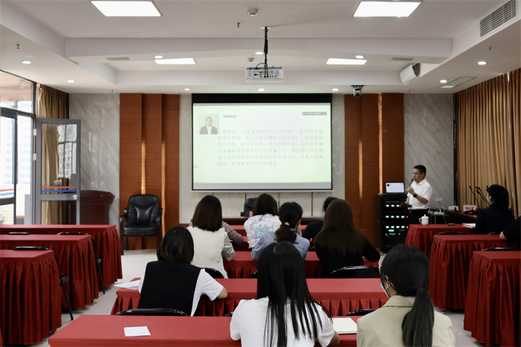 集團(tuán)公司組織開(kāi)展棉麻大講堂第15期 —新聞寫作與檔案管理專題培訓(xùn)