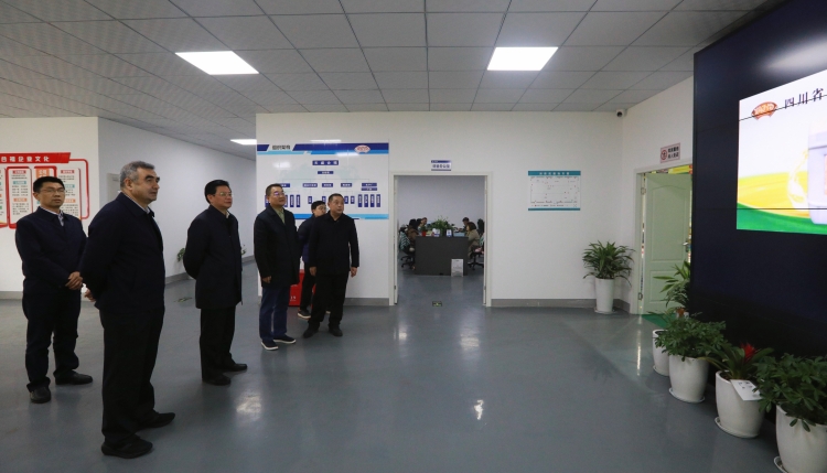 中華全國供銷合作總社常務理事、經濟發展與改革部部長阿地力?吾布力到棉麻集團 龍泉農產品集配中心調研